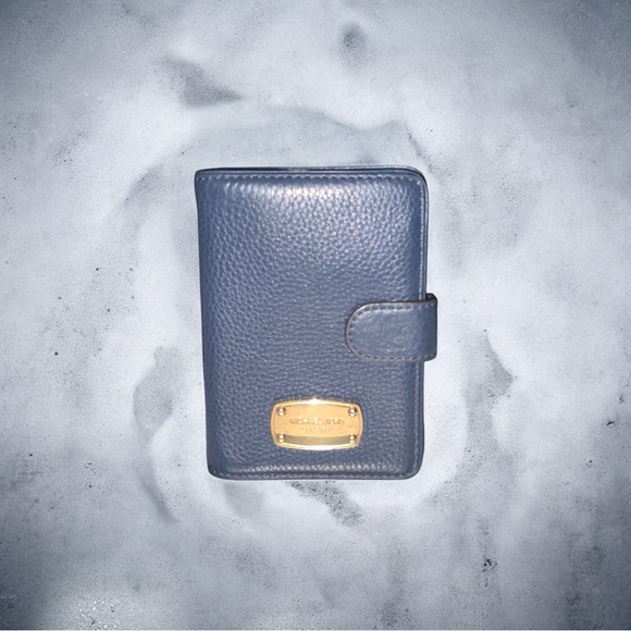 MICHAEL Michael Kors Jet Set Travel Passport Case - Picture 1 of 9